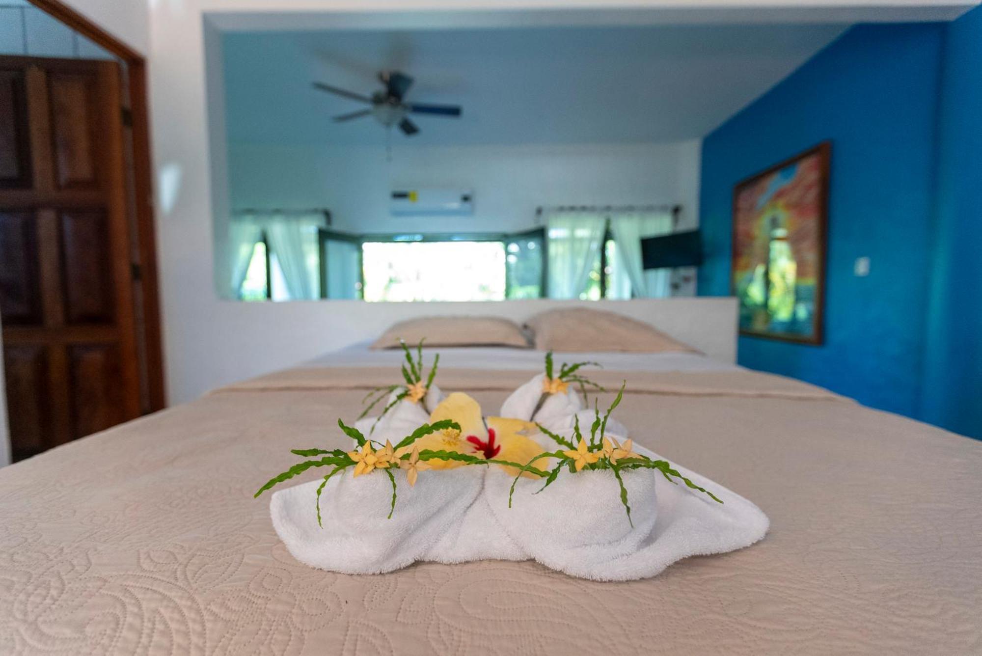 Condiminium Villas Mymosa Manuel Antonio Exterior photo
